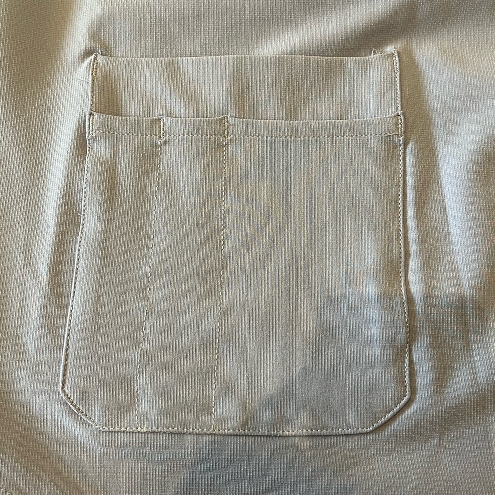 Women’s grey medical scrubs shirt. NWT. - Picture 4 of 7